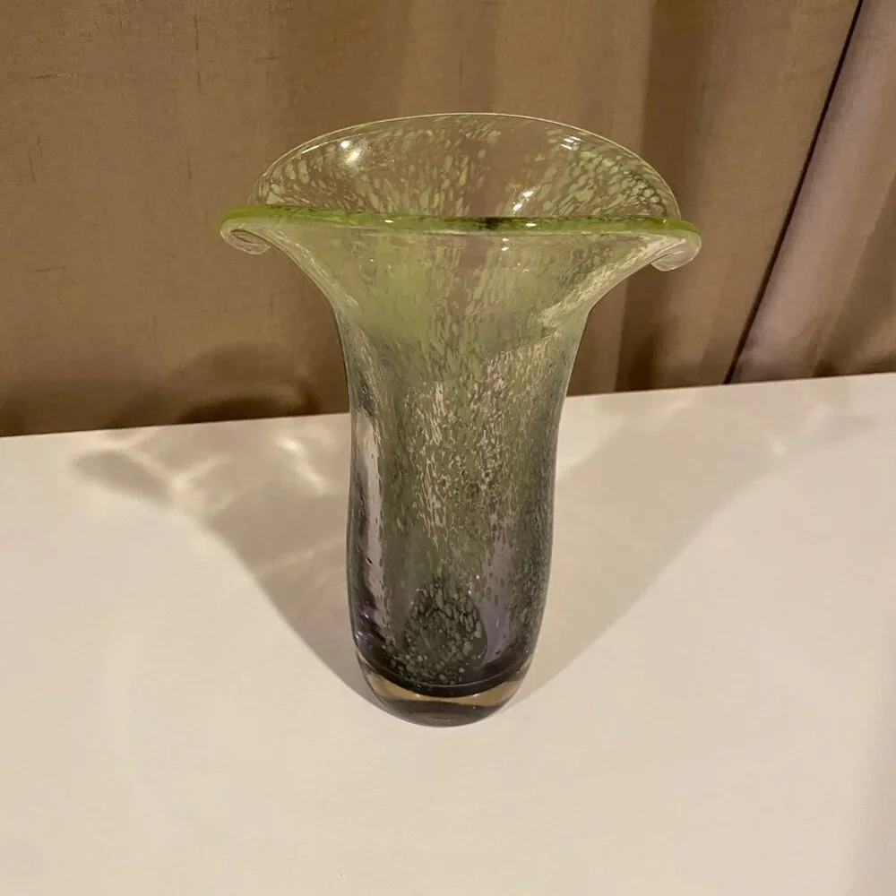 Hand Blown Heavy Glass Tulip Vase Green‎ and Purple 8